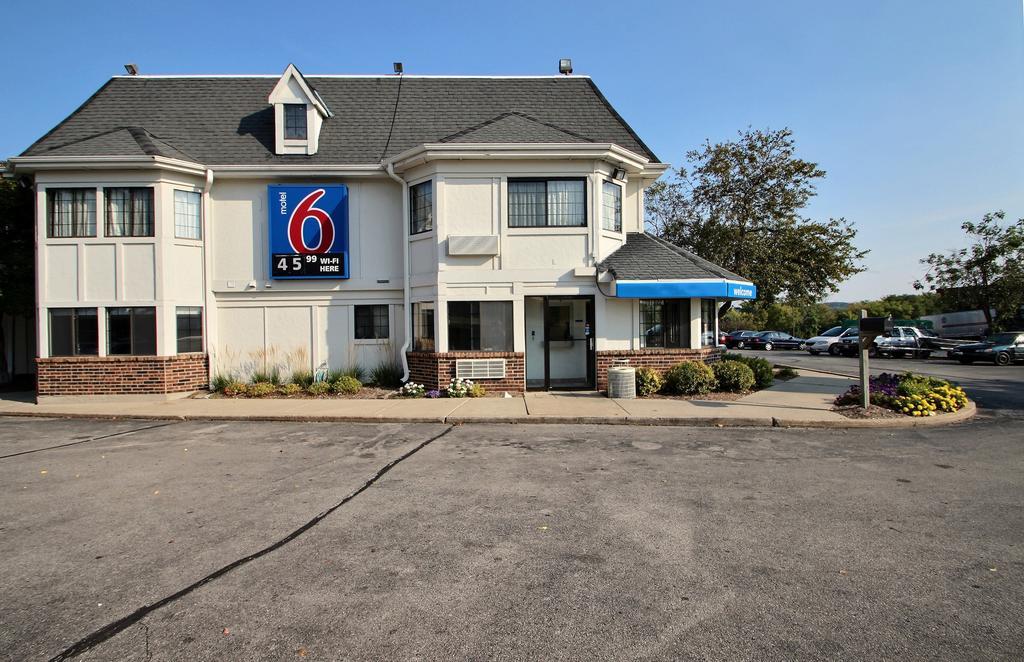 Motel 6 Milwaukee West - Brookfield Exteriér fotografie