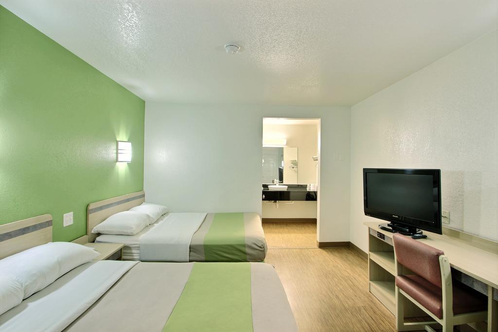 Motel 6 Milwaukee West - Brookfield Exteriér fotografie