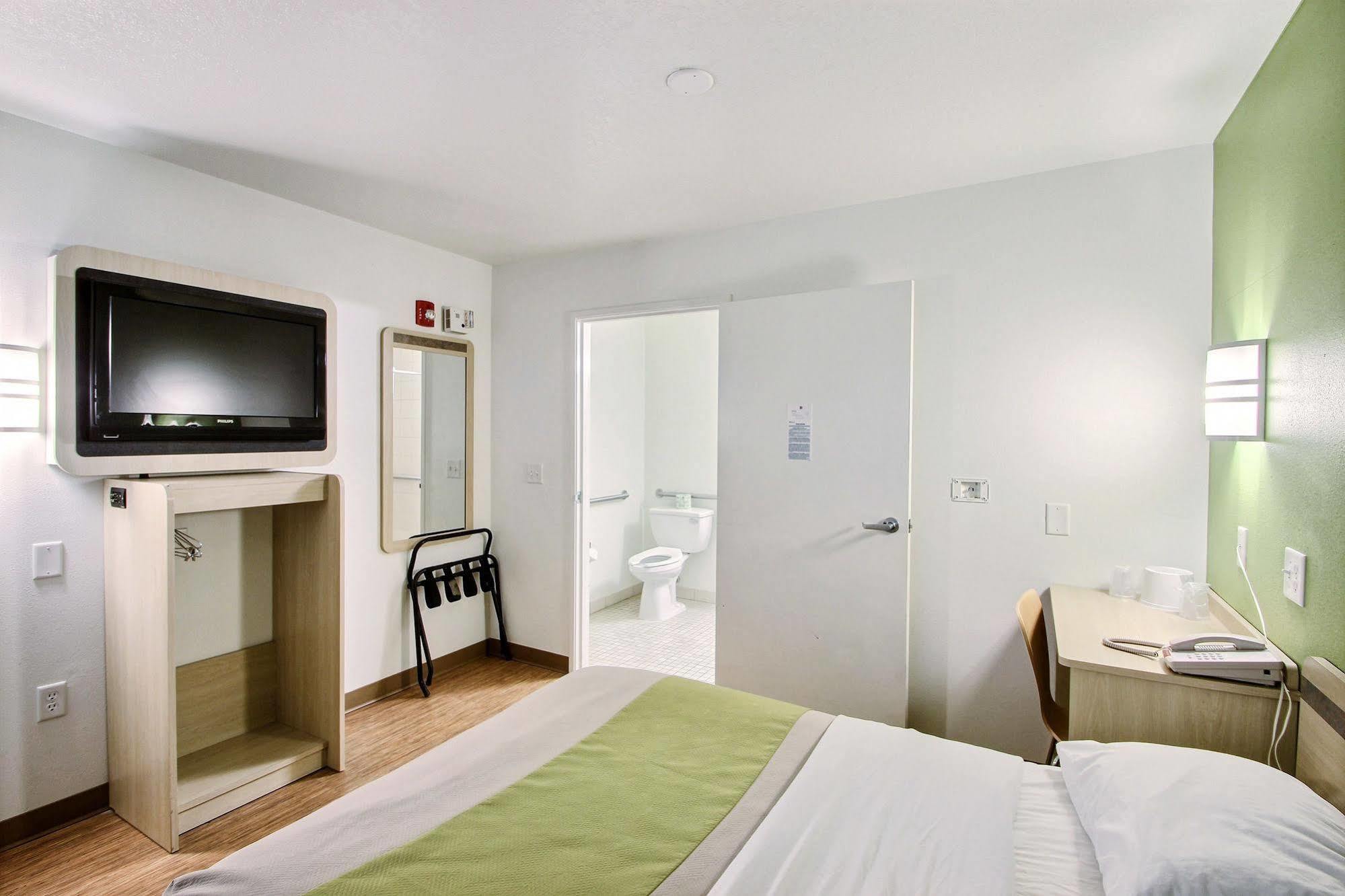 Motel 6 Milwaukee West - Brookfield Exteriér fotografie