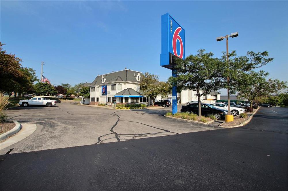 Motel 6 Milwaukee West - Brookfield Exteriér fotografie